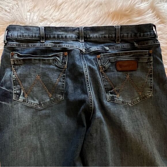 Wrangler Retro Jeans Relaxed Boot Medium Wash Size 38x34 Cowboy Western Rodeo - Picture 7 of 8